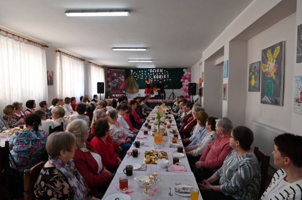 W Pilczycy obchodzili Dzień Kobiet z zespołem Karla [zdjęcia]