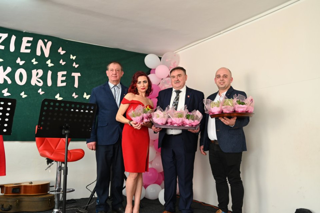 W Pilczycy obchodzili Dzień Kobiet z zespołem Karla [zdjęcia]