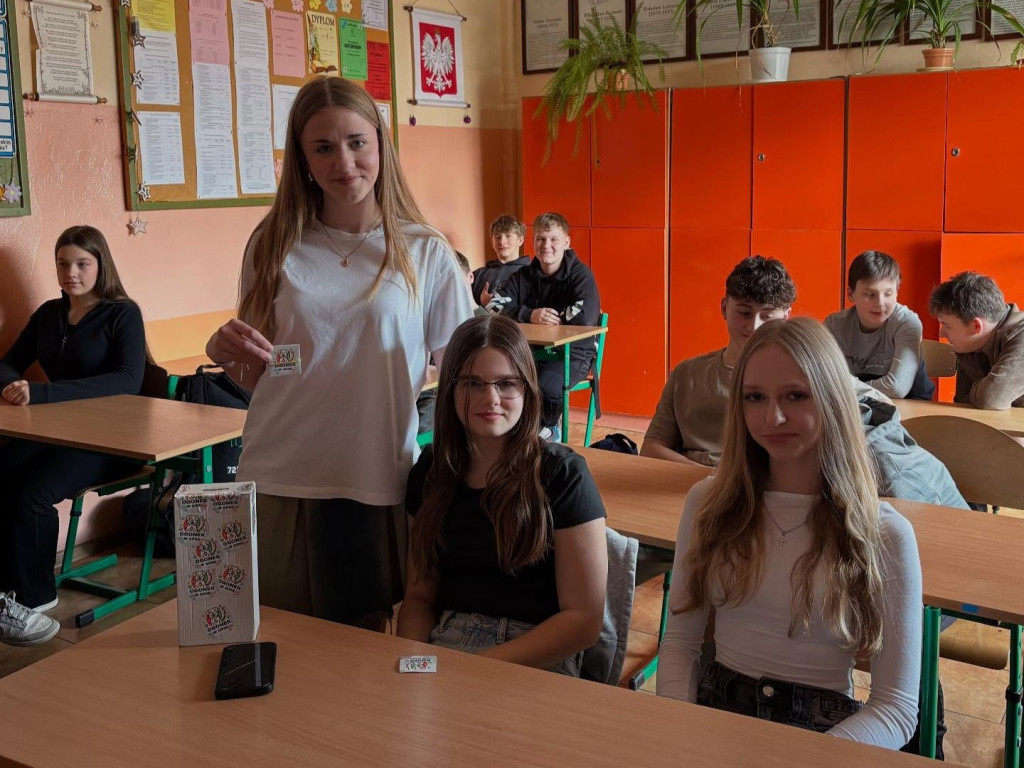 `Ogonek w górę` edukuje młodzież i wspiera dom dla zwierząt pod Starachowicami [zdjęcia]