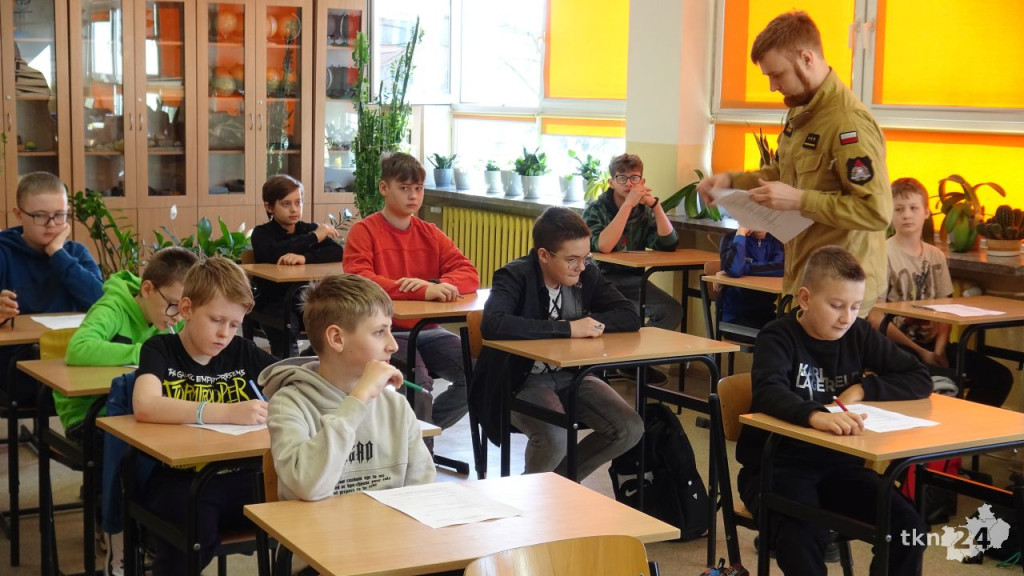 Młodzież zapobiega pożarom. Duże zainteresowanie konkursem w Końskich [wideo, zdjęcia]