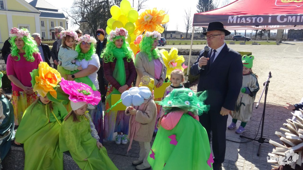 Żegnaj zimo! Witaj wiosno! Przedszkolaki z Końskich dały artystyczny popis! [wideo, zdjęcia]