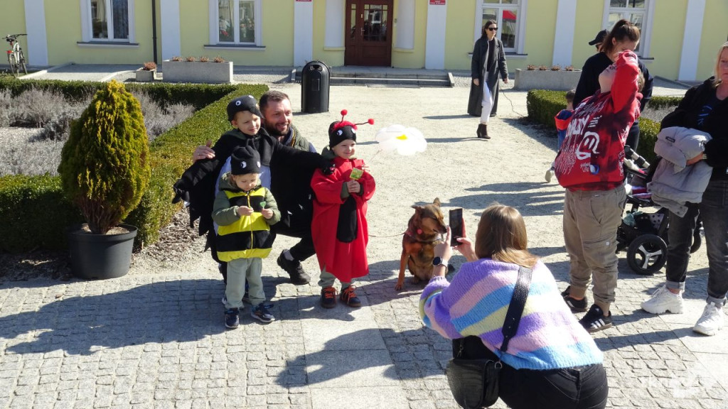 Żegnaj zimo! Witaj wiosno! Przedszkolaki z Końskich dały artystyczny popis! [wideo, zdjęcia]