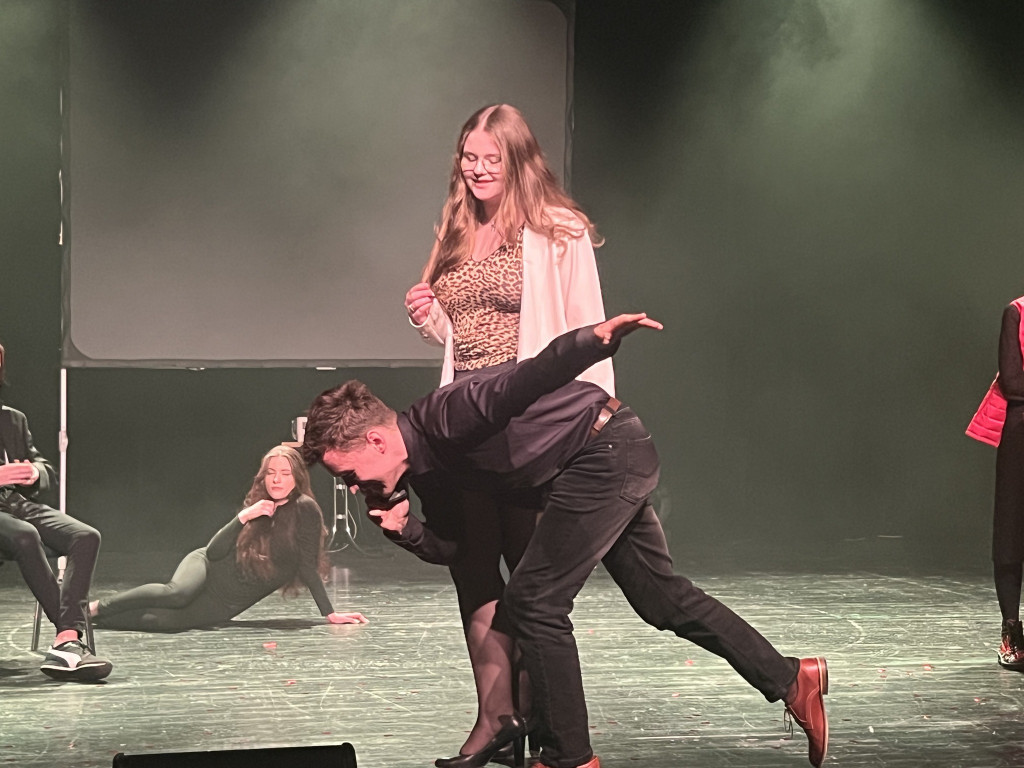 Artyści z koła teatralnego Lustro zdobyli pierwsze miejsce w wojewódzkim przeglądzie [zdjęcia]