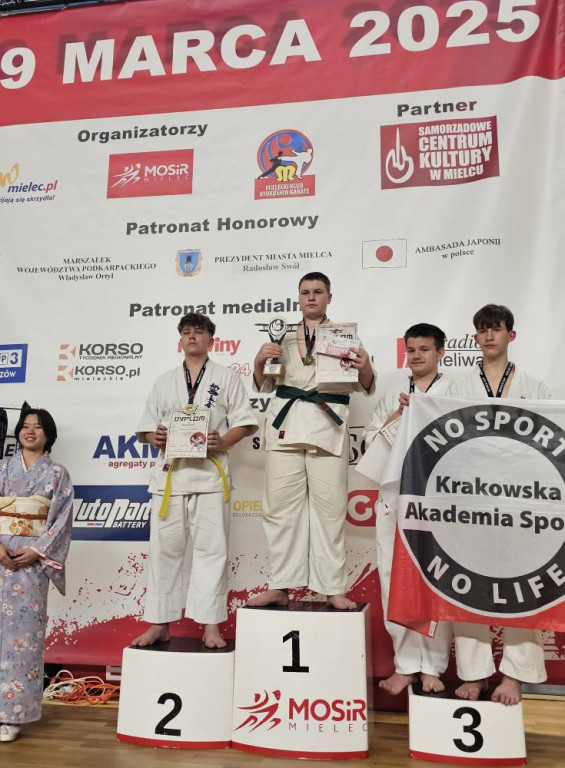 Nasi karatecy z medalami na Wings Cup w Mielcu [zdjęcia]