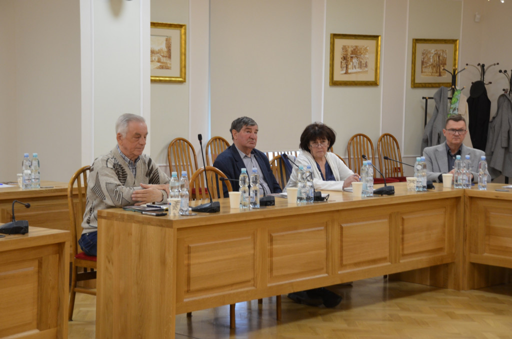 Rada Seniorów dyskutowała o metodach ochrony osób starszych przed oszustami