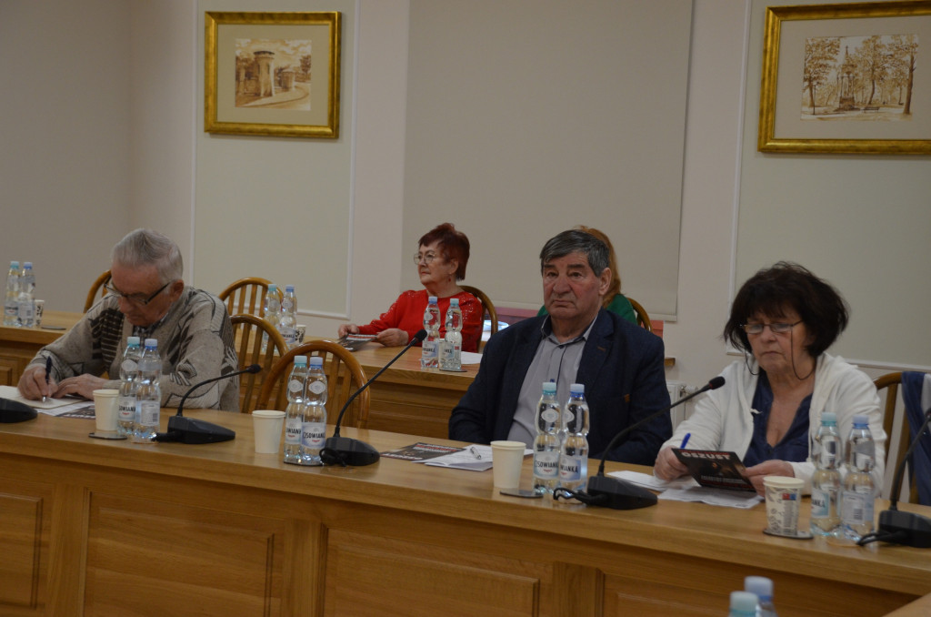 Rada Seniorów dyskutowała o metodach ochrony osób starszych przed oszustami