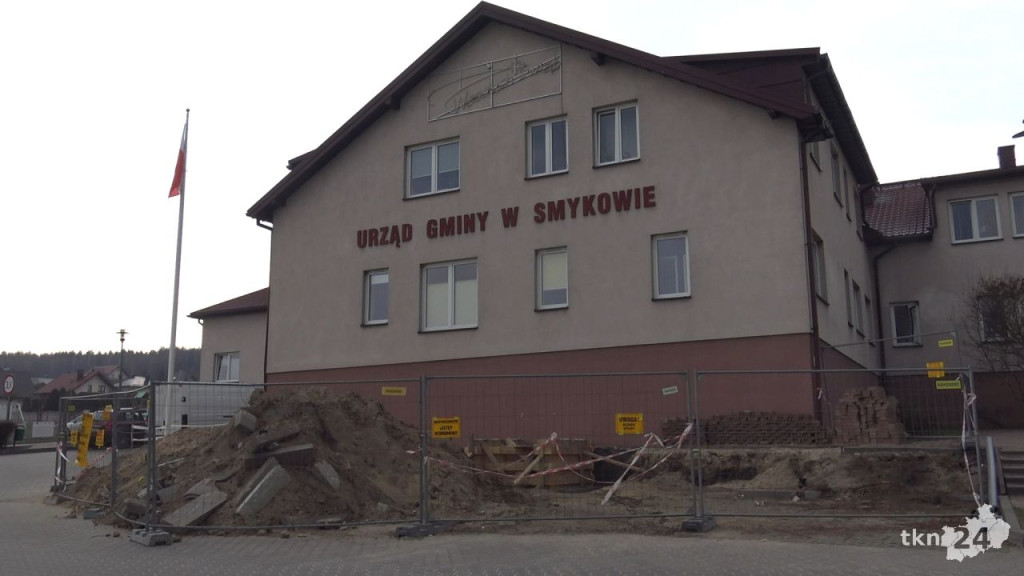 Starają się o termomodernizację urzędu i szkoły. Powstanie też winda dla petentów [wideo, zdjęcia]