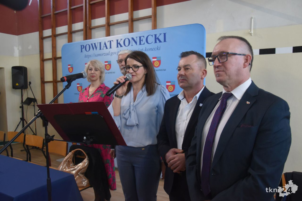 Tłumy ósmoklasistów przybyły na Powiatową Giełdę Szkół Ponadpodstawowych [wideo, zdjęcia]