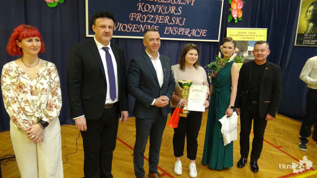 Julia Kącka i Zuzanna Szteleblak wygrywają X Konkurs Fryzjerski w koneckiej Kanadzie [wideo, zdjęcia]