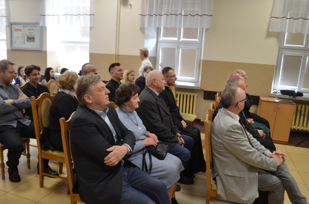 I LO w Końskich uczciło pamięć ks. Marcelego Prawicy [zdjęcia]