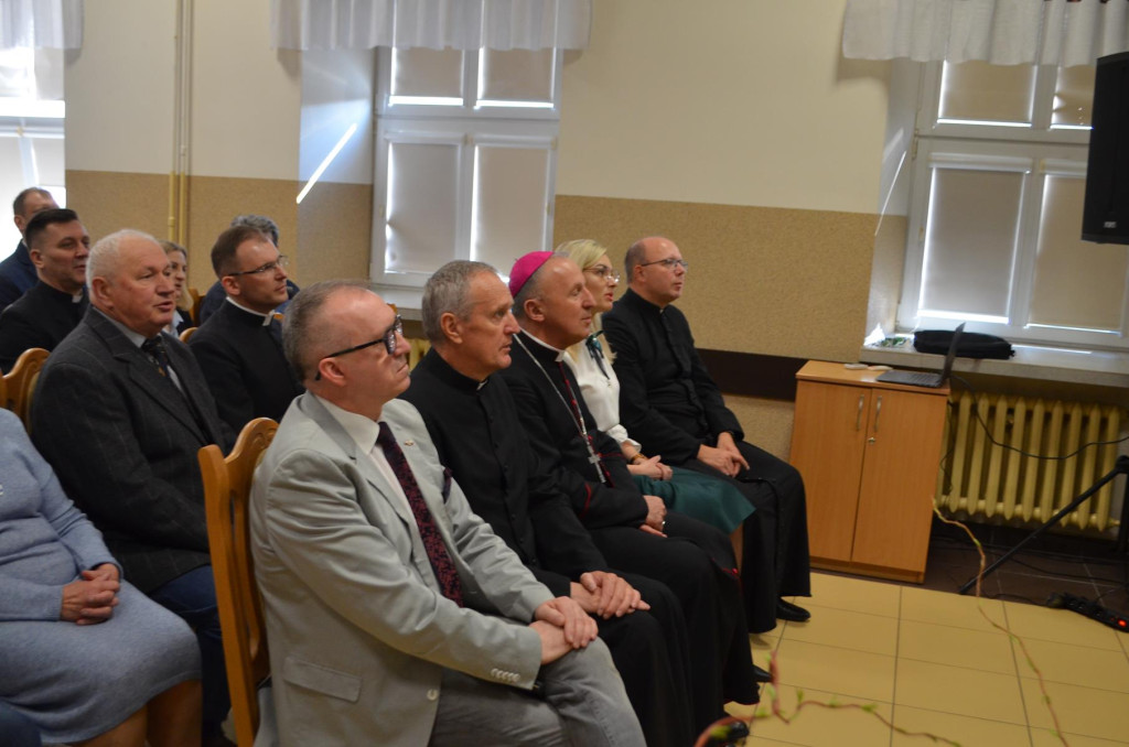 I LO w Końskich uczciło pamięć ks. Marcelego Prawicy [zdjęcia]
