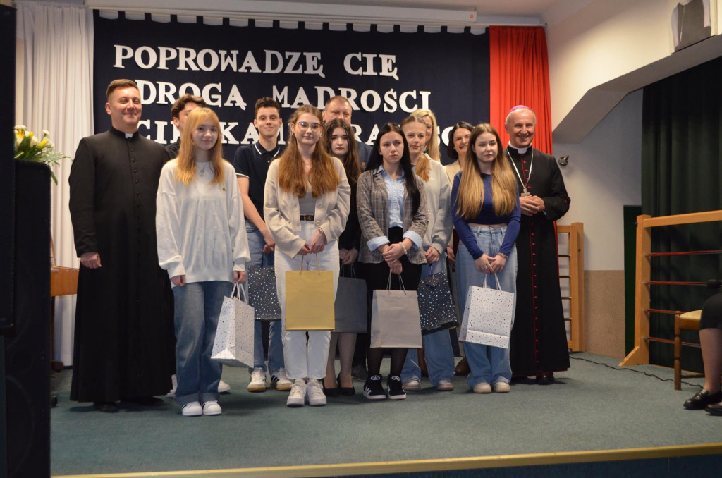 I LO w Końskich uczciło pamięć ks. Marcelego Prawicy [zdjęcia]