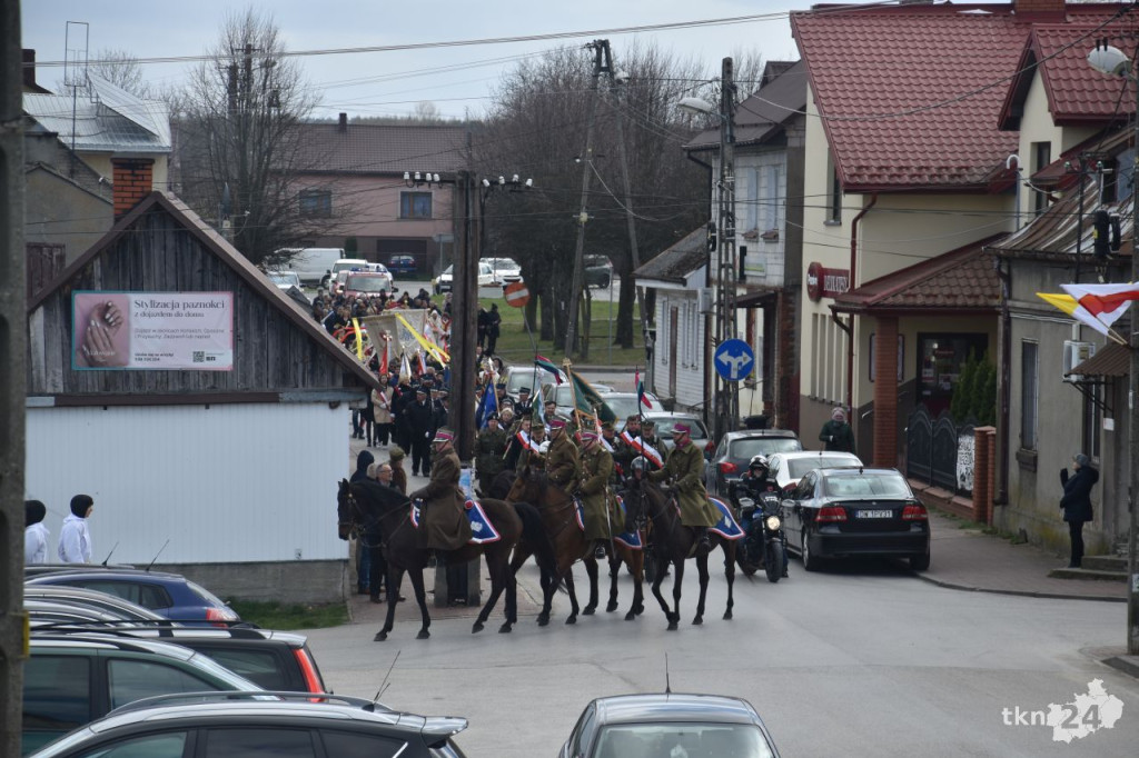 Relikwie św. Jana Pawła II zostały wprowadzone do gowarczowskiej parafii [wideo, zdjęcia]