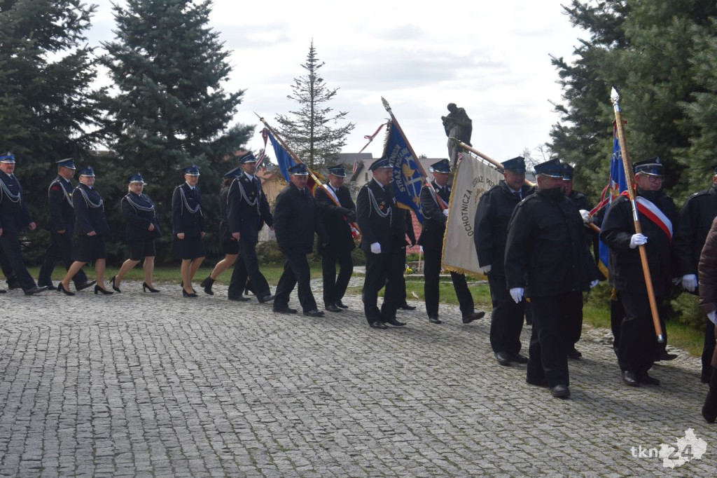 Relikwie św. Jana Pawła II zostały wprowadzone do gowarczowskiej parafii [wideo, zdjęcia]