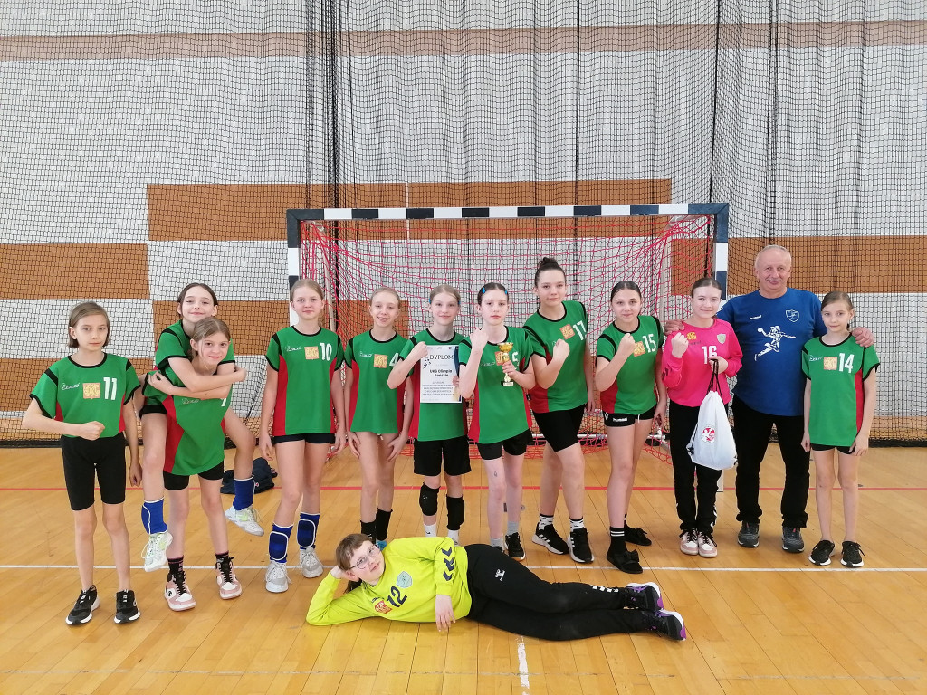 Dziewczęta z Olimpii Końskie z piątym miejscem w Wojewódzkim Turnieju w Bilczy [zdjęcia]