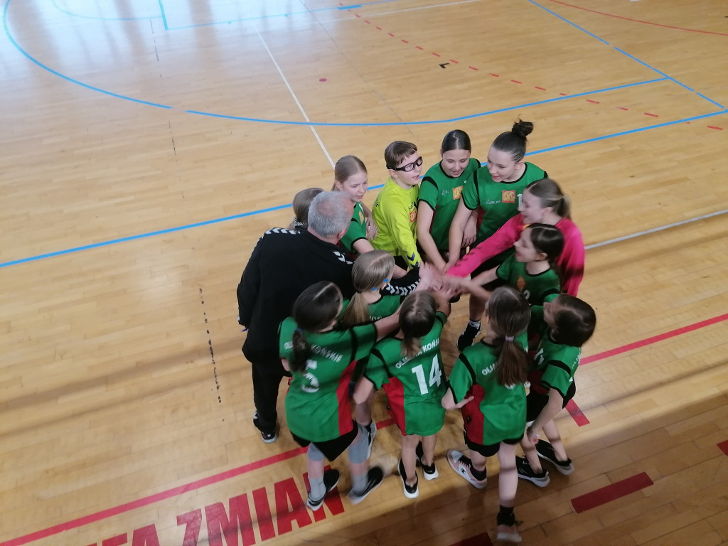Dziewczęta z Olimpii Końskie z piątym miejscem w Wojewódzkim Turnieju w Bilczy [zdjęcia]
