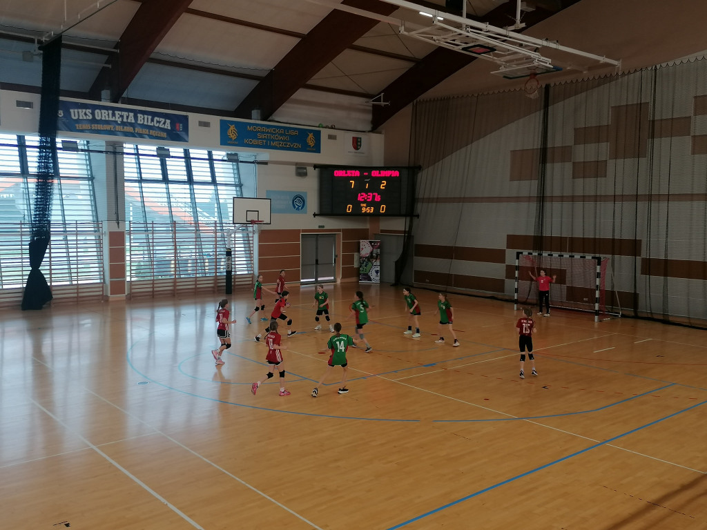 Dziewczęta z Olimpii Końskie z piątym miejscem w Wojewódzkim Turnieju w Bilczy [zdjęcia]