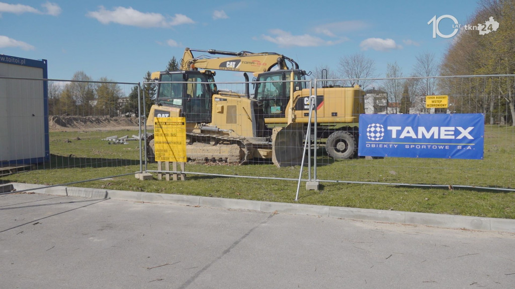 Trwają prace na koneckim stadionie OSiR [wideo, zdjęcia]