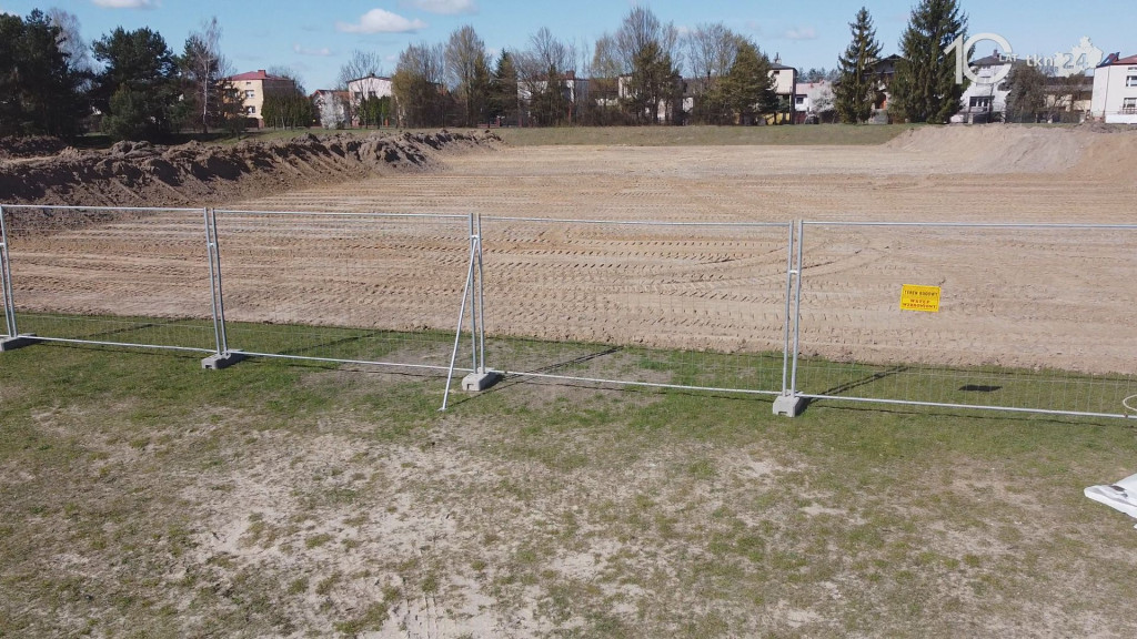 Trwają prace na koneckim stadionie OSiR [wideo, zdjęcia]