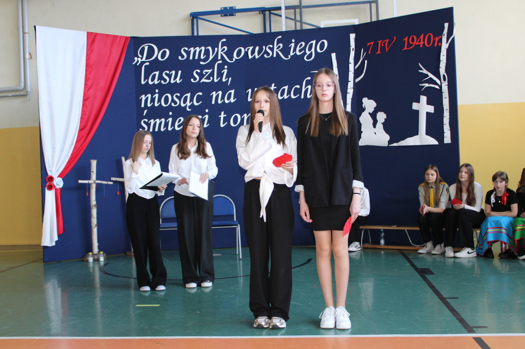 W szkole uczczono 85. rocznicę pacyfikacji Królewca i Adamowa