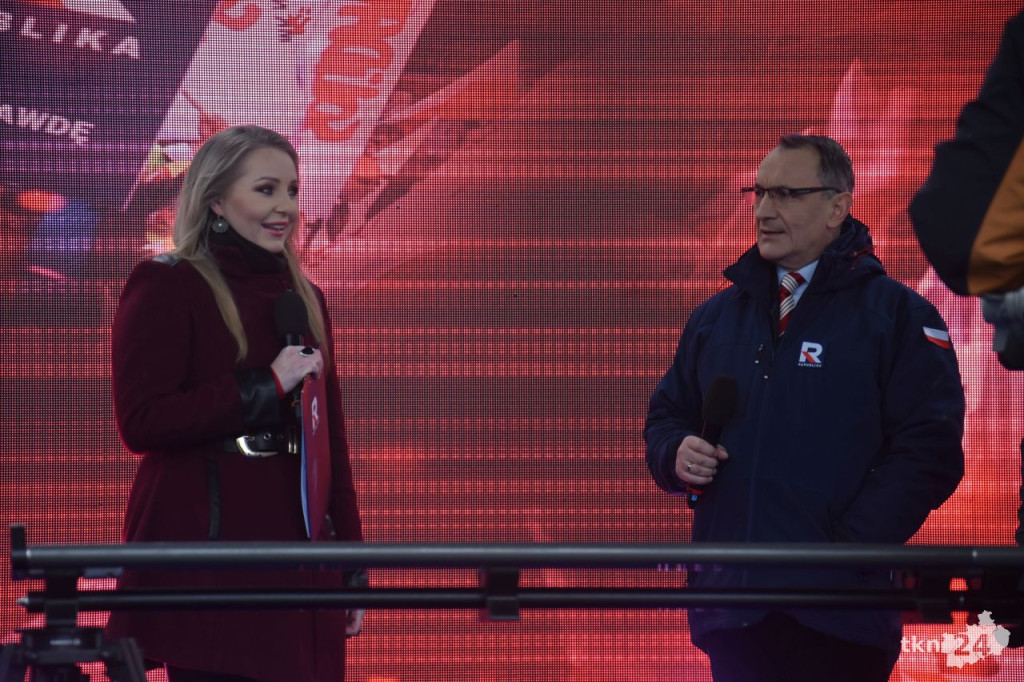 Dziś w Końskich odbędą się dwie debaty. Rynek i hala przy ul. Stoińskiego już niemal gotowe [wideo, zdjęcia]