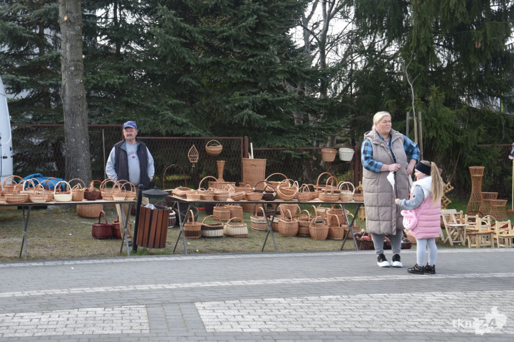 Jarmark Wielkanocny w Stąporkowie z pięknymi palmami i występami artystycznymi [wideo, zdjęcia]