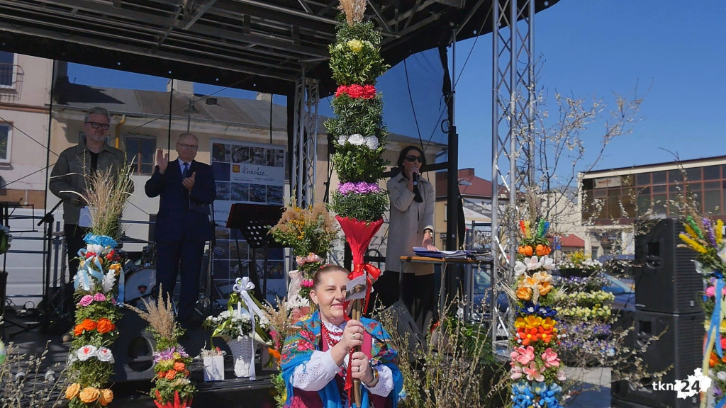 Słoneczna niedziela na Jarmarku Wielkanocnym w Końskich [wideo, zdjęcia]