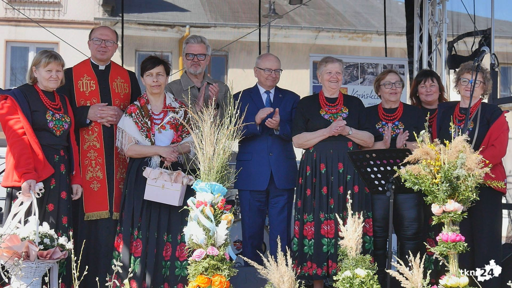 Słoneczna niedziela na Jarmarku Wielkanocnym w Końskich [wideo, zdjęcia]