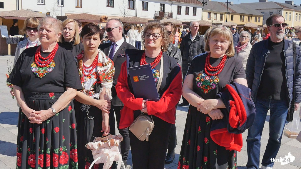Słoneczna niedziela na Jarmarku Wielkanocnym w Końskich [wideo, zdjęcia]