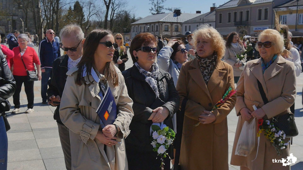 Słoneczna niedziela na Jarmarku Wielkanocnym w Końskich [wideo, zdjęcia]