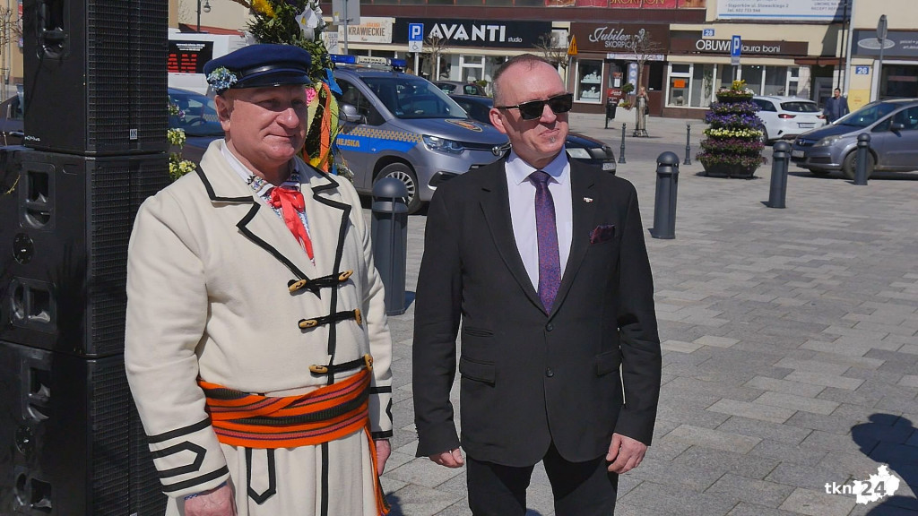 Słoneczna niedziela na Jarmarku Wielkanocnym w Końskich [wideo, zdjęcia]