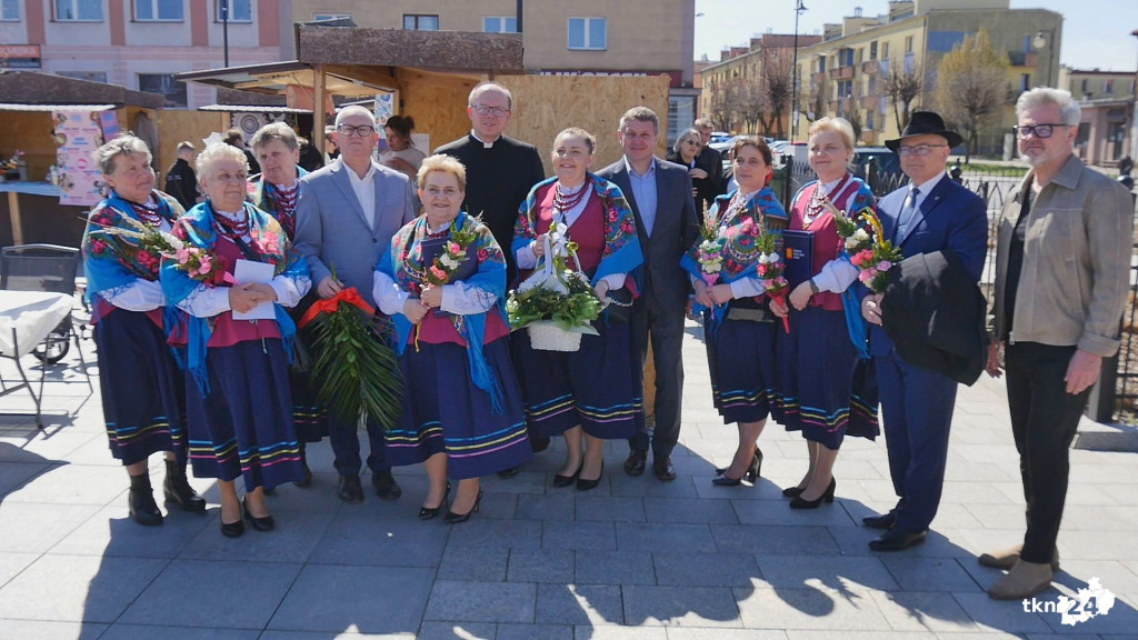 Słoneczna niedziela na Jarmarku Wielkanocnym w Końskich [wideo, zdjęcia]