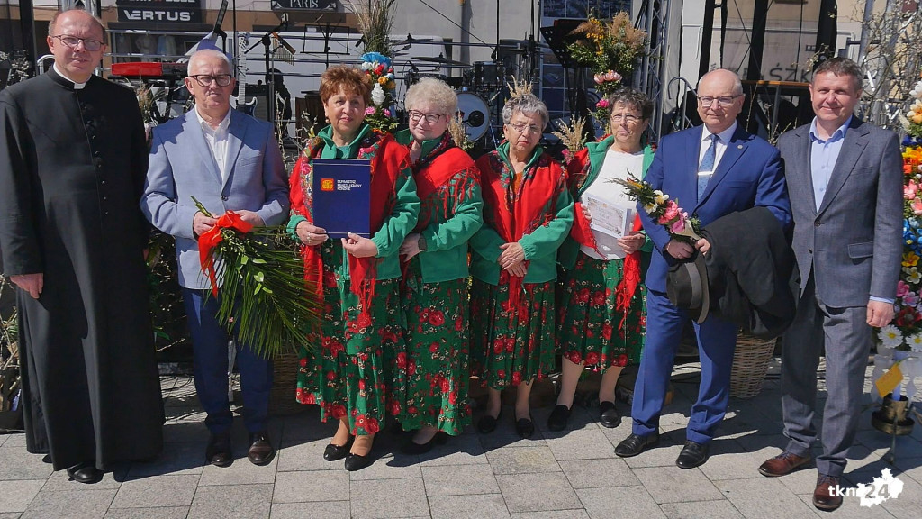 Słoneczna niedziela na Jarmarku Wielkanocnym w Końskich [wideo, zdjęcia]