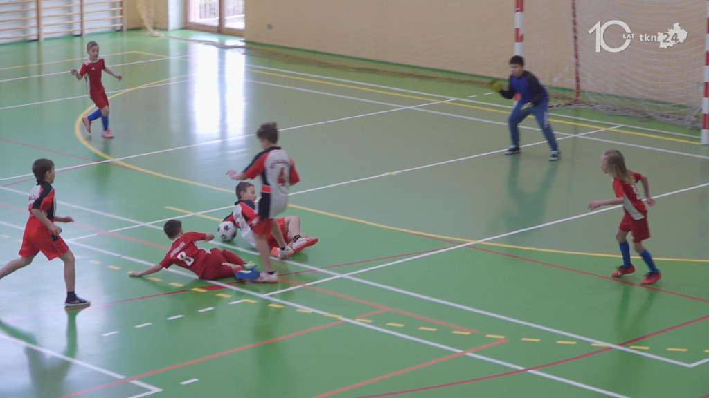 XXV Turniej `Z Podwórka na Stadion o Puchar Tymbarku`. Etap powiatowy [wideo, zdjęcia]