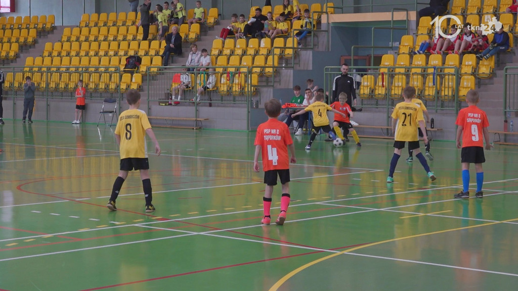 XXV Turniej `Z Podwórka na Stadion o Puchar Tymbarku`. Etap powiatowy [wideo, zdjęcia]