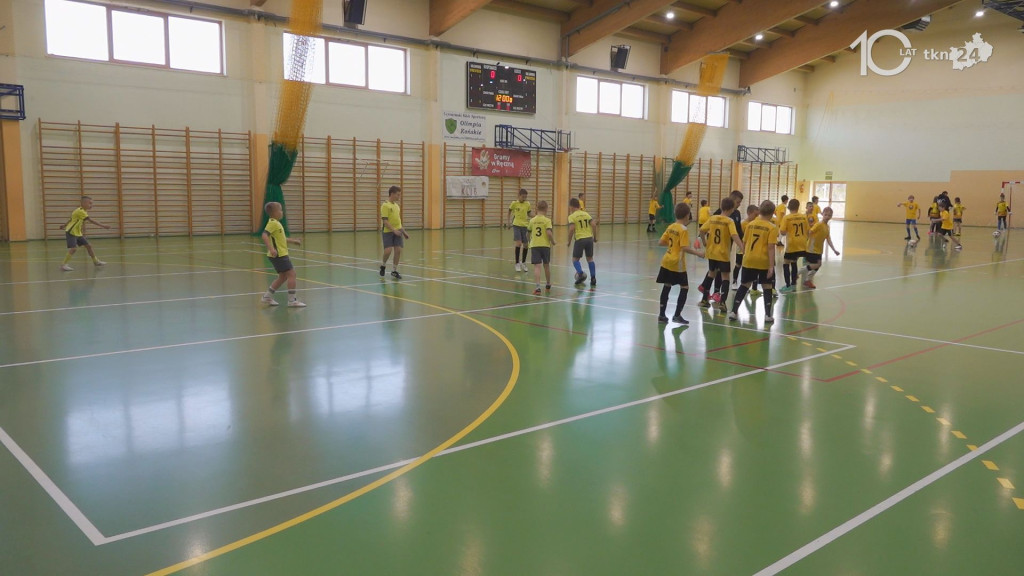 XXV Turniej `Z Podwórka na Stadion o Puchar Tymbarku`. Etap powiatowy [wideo, zdjęcia]