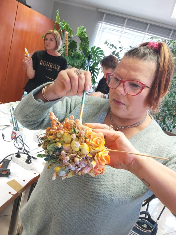 Kreatywnie przed świętami - wielkanocne warsztaty w Smykowie [zdjęcia]
