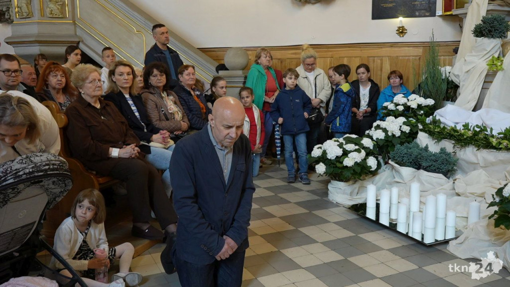 Uroczysta Droga Krzyżowa w kolegiacie św. Mikołaja w Końskich [wideo, zdjęcia]
