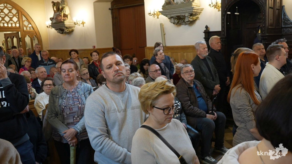 Uroczysta Droga Krzyżowa w kolegiacie św. Mikołaja w Końskich [wideo, zdjęcia]