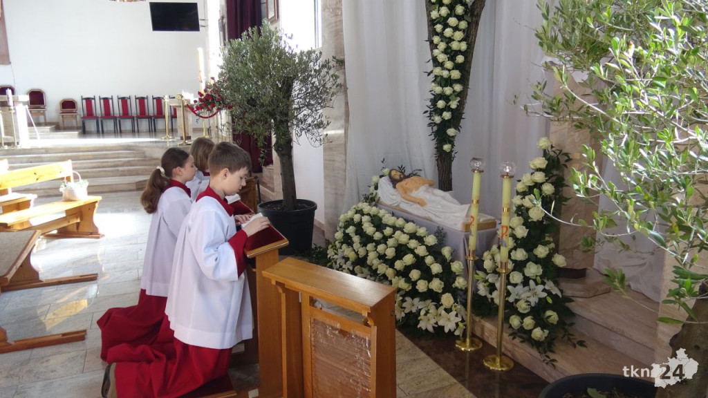 Wielkosobotnie święcenie pokarmów w parafii Matki Bożej Nieustającej Pomocy w Końskich  [wideo, zdjęcia]