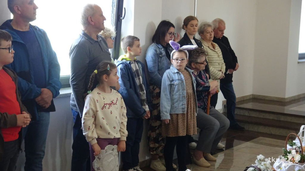 Wielkosobotnie święcenie pokarmów w parafii Matki Bożej Nieustającej Pomocy w Końskich  [wideo, zdjęcia]