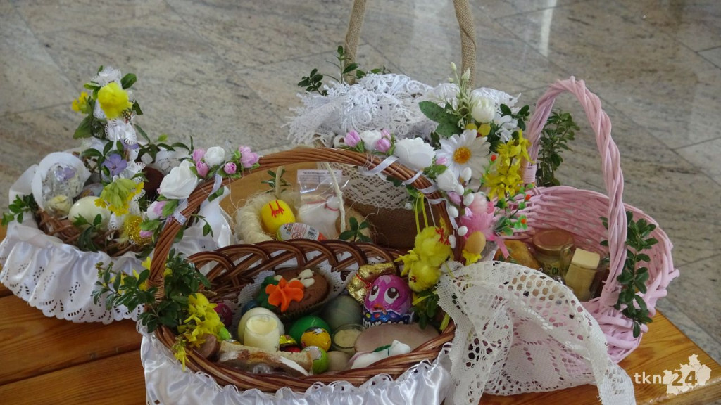 Wielkosobotnie święcenie pokarmów w parafii Matki Bożej Nieustającej Pomocy w Końskich  [wideo, zdjęcia]
