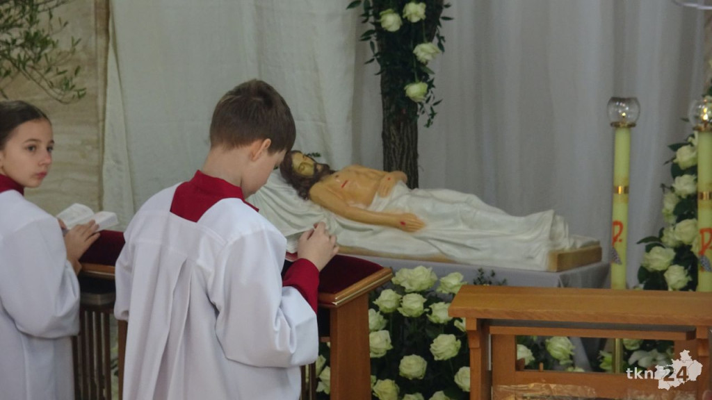 Wielkosobotnie święcenie pokarmów w parafii Matki Bożej Nieustającej Pomocy w Końskich  [wideo, zdjęcia]