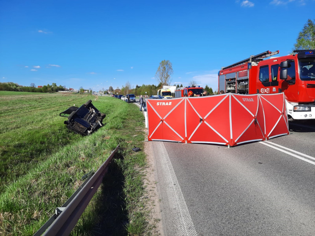 Dachowanie na Kieleckiej. Nie żyje mężczyzna. Nowe fakty [zdjęcia]