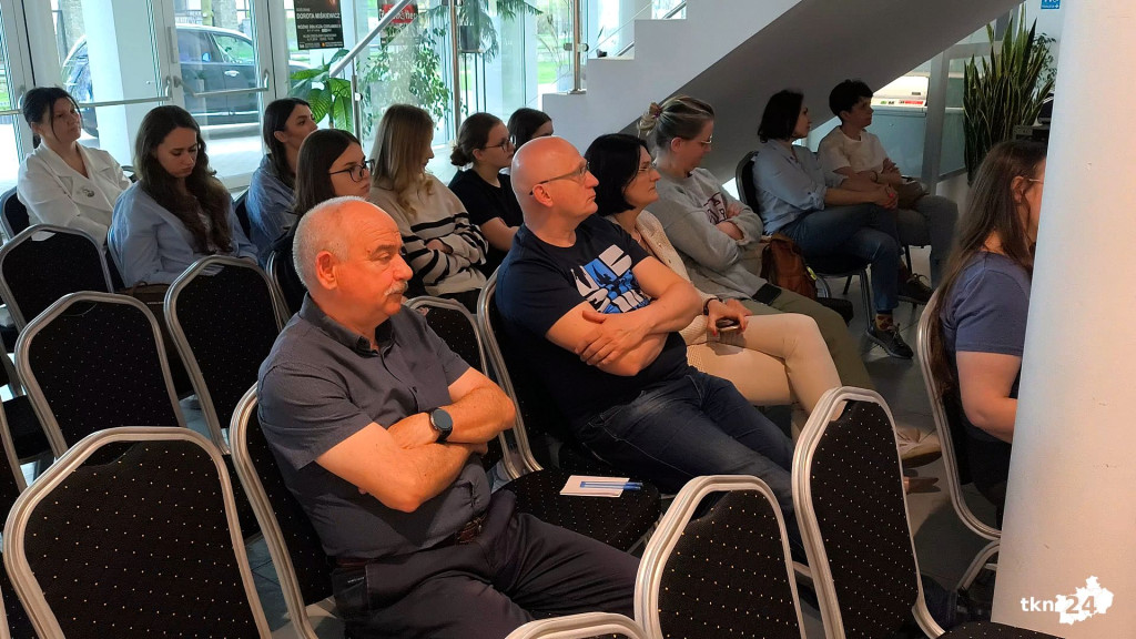 O lokalnych cmentarzach w Koneckim Centrum Kultury [wideo, zdjęcia]