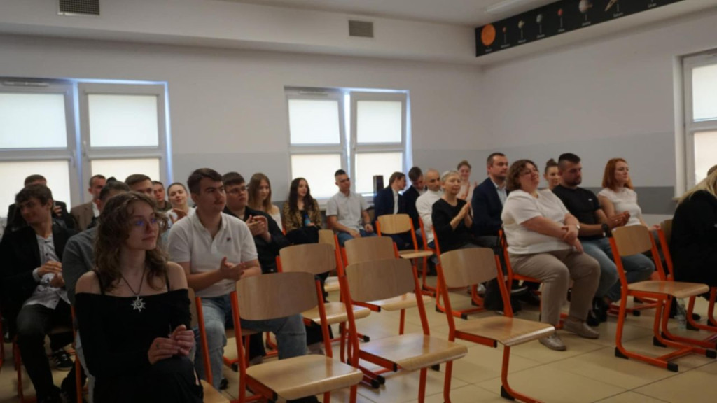 Pożegnanie absolwentów Zakładu Doskonalenia Zawodowego w Końskich [zdjęcia]