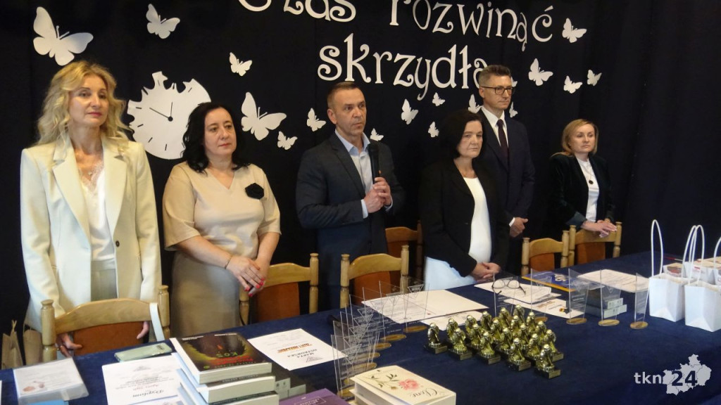 Pożegnanie maturzystów w ZSP 3. Wyróżniono złotych absolwentów i złotych techników [zdjęcia]