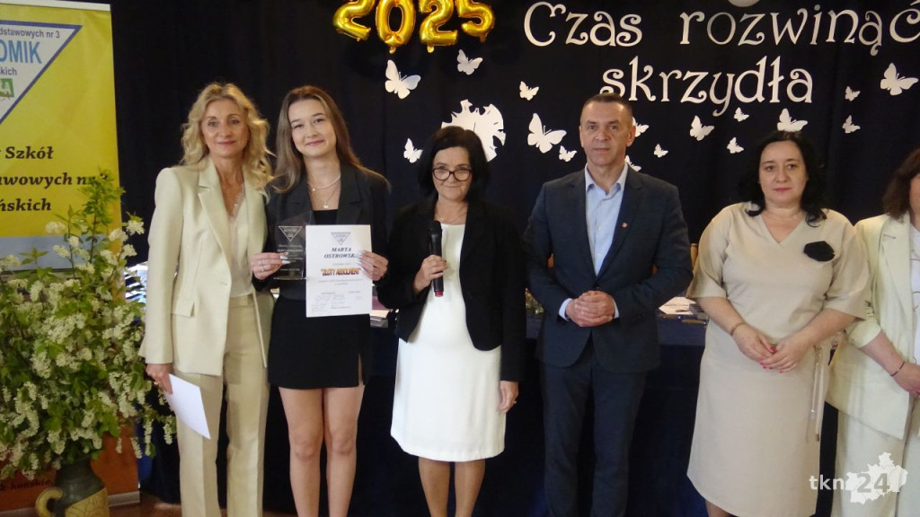 Pożegnanie maturzystów w ZSP 3. Wyróżniono złotych absolwentów i złotych techników [zdjęcia]