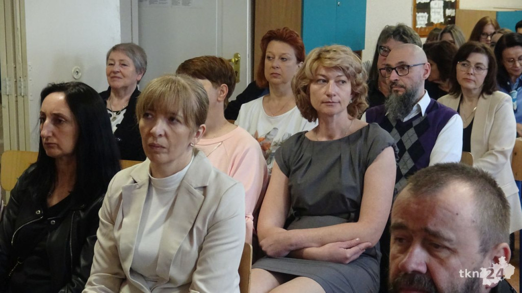 Szkoły ponadpodstawowe uroczyście pożegnały absolwentów i maturzystów [wideo, zdjęcia]