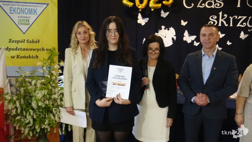 Szkoły ponadpodstawowe uroczyście pożegnały absolwentów i maturzystów [wideo, zdjęcia]